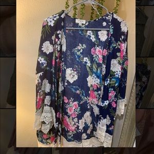 Floral and lace kimono